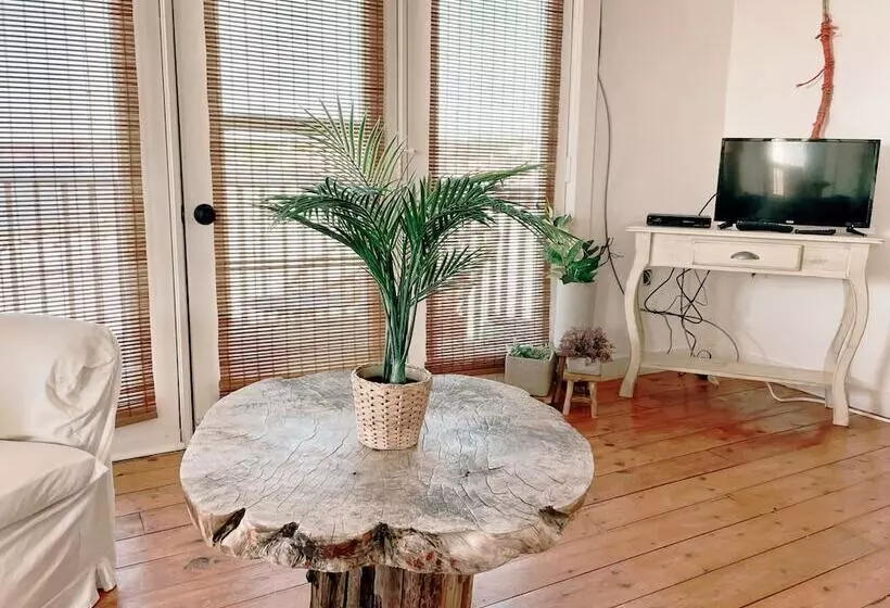 Majatalo Little Bird Inn