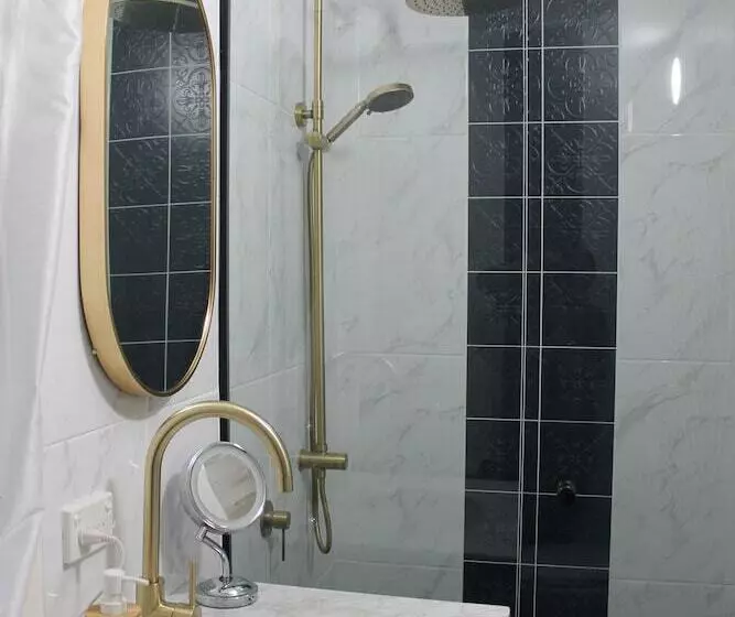 Majatalo Little Ray On Sunshine