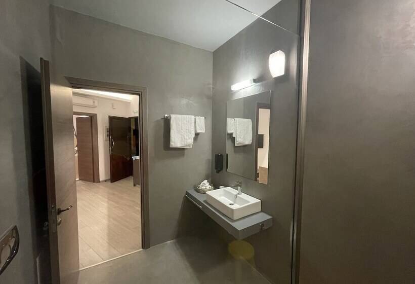 Пансион Utopia Luxury Suites