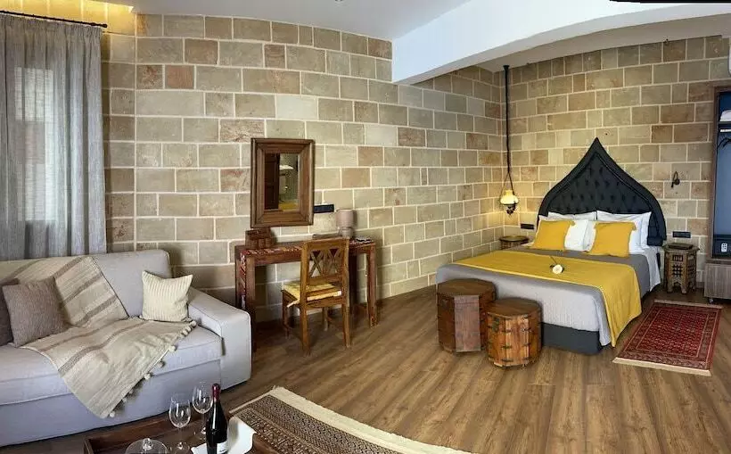 ペンション Utopia Luxury Suites