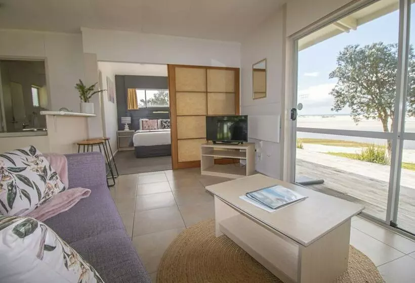 Lomakeskus Pakiri Beach Holiday Park