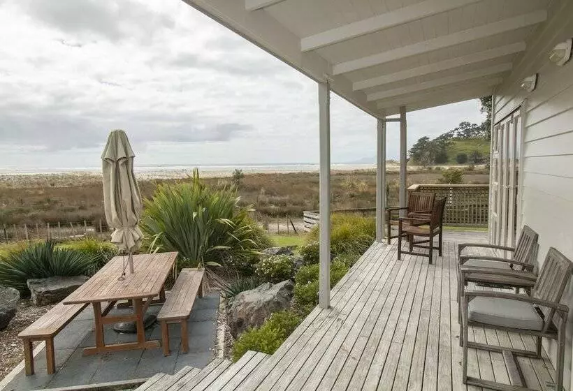 Lomakeskus Pakiri Beach Holiday Park