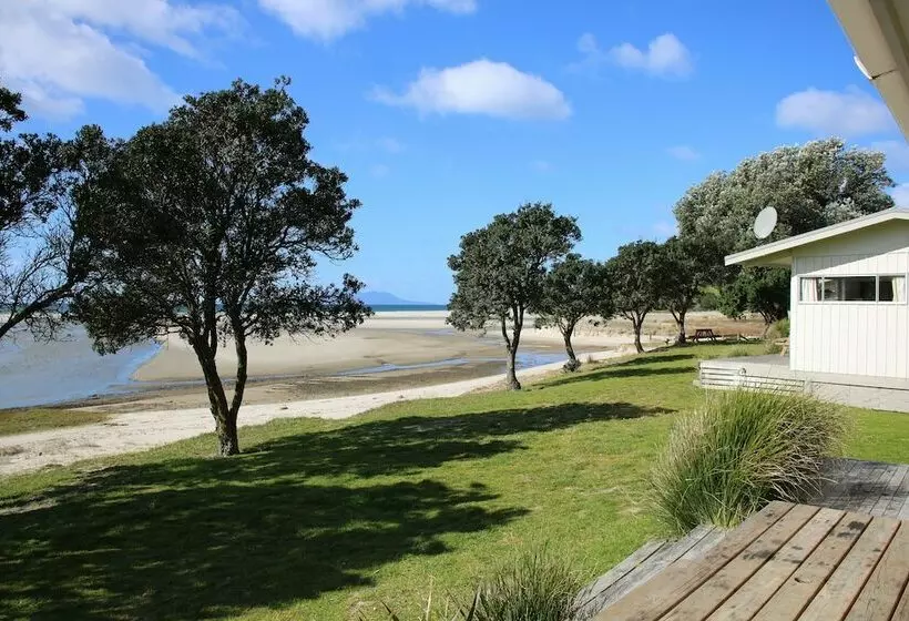 Lomakeskus Pakiri Beach Holiday Park