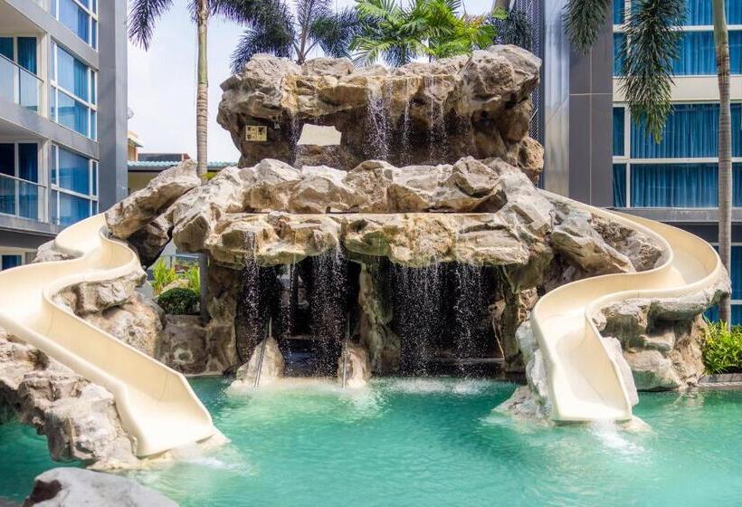 Azure Hotel Pattaya