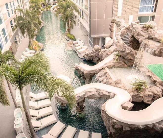 Azure Hotel Pattaya