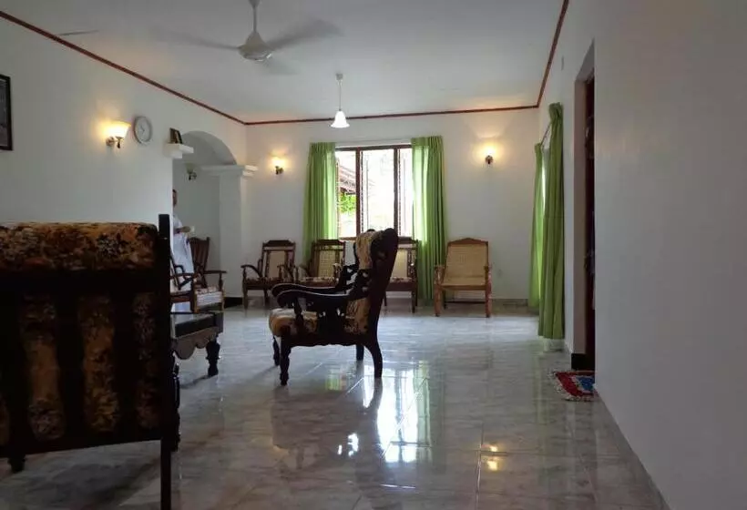 Hotell Bentota Villa