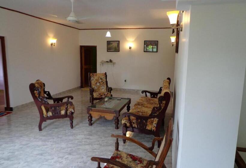 호텔 Bentota Villa