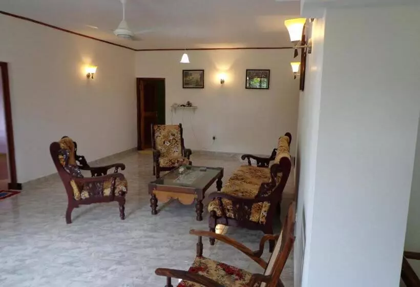 Hotell Bentota Villa