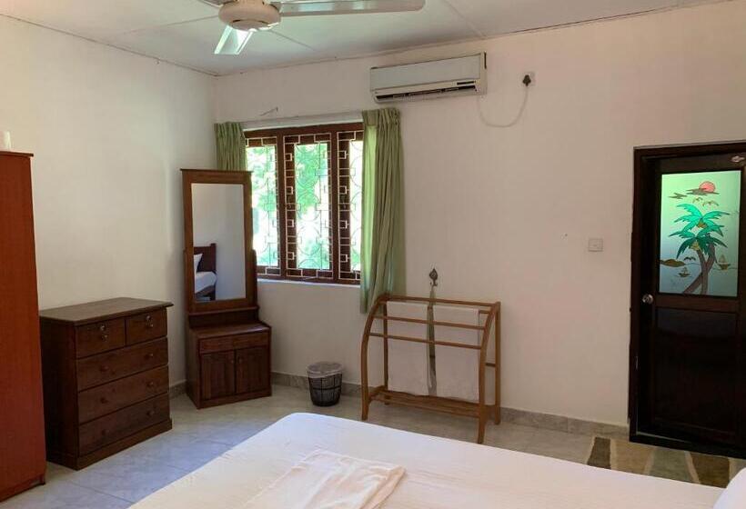 호텔 Bentota Villa