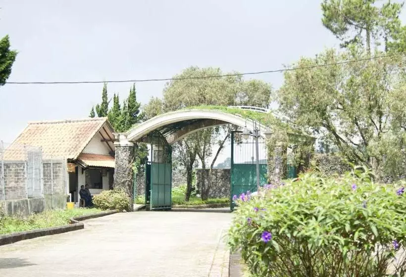 فندق Berlian Resort