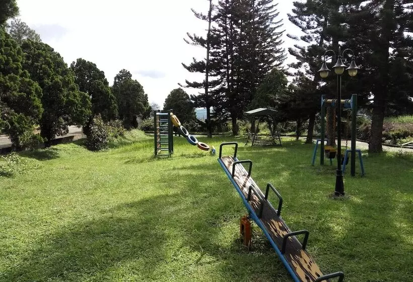 فندق Berlian Resort