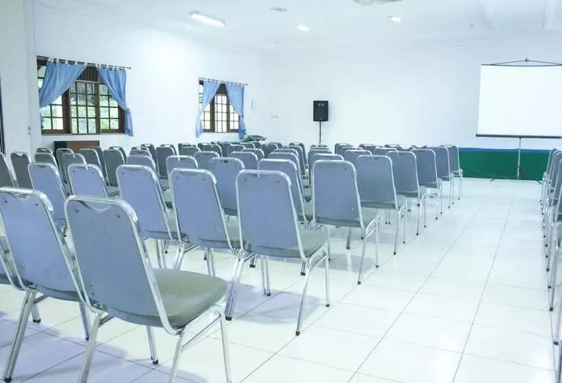 فندق Berlian Resort