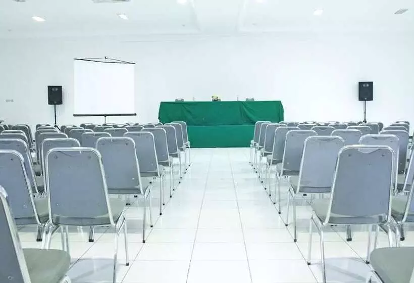 فندق Berlian Resort