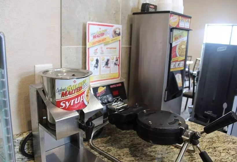 ホテル Cobblestone Inn & Suites   Denison | Oak Ridge