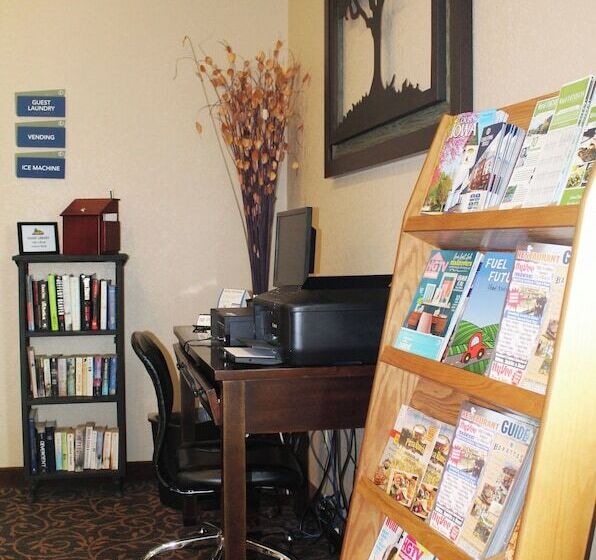 酒店 Cobblestone Inn & Suites Denison | Oak Ridge