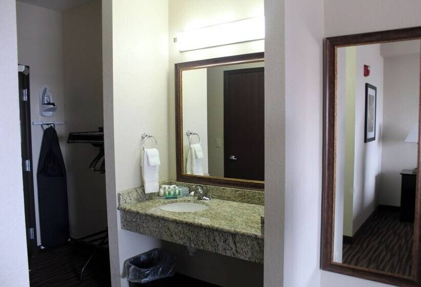 酒店 Cobblestone Inn & Suites Denison | Oak Ridge