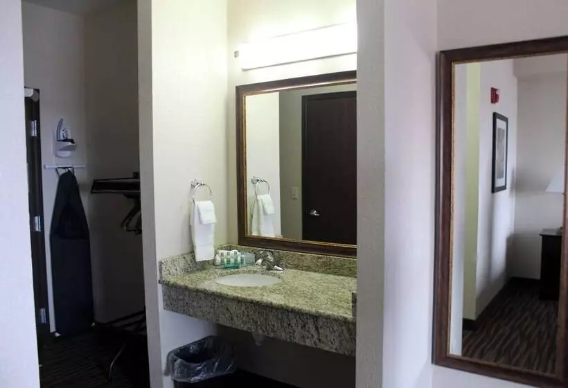 ホテル Cobblestone Inn & Suites   Denison | Oak Ridge