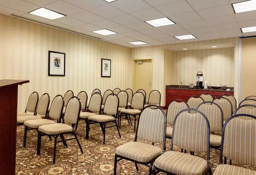 ホテル Hampton Inn & Suites Prattville