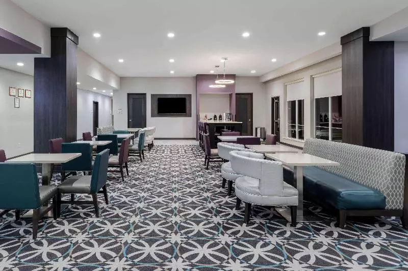 Отель La Quinta By Wyndham Claremore