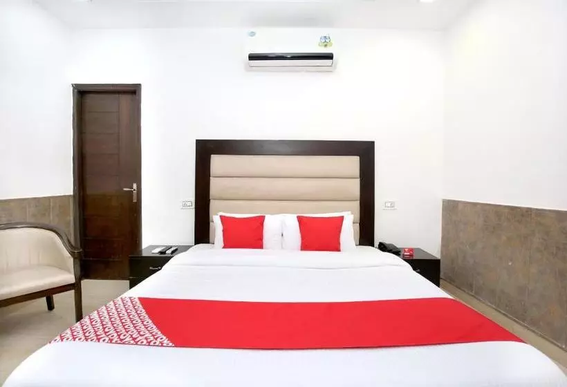 Отель Oyo Rooms Patiala Road Zirakpur