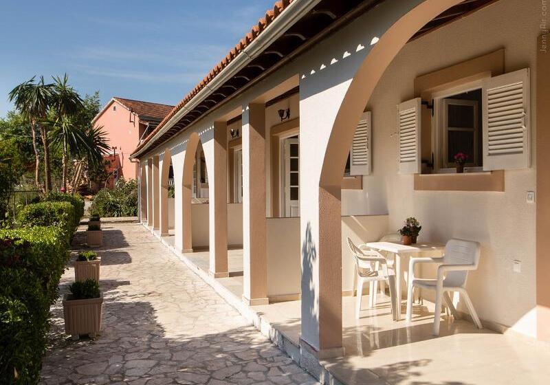 호텔 Paradise Village