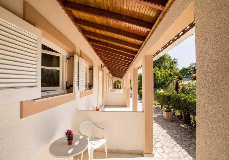 هتل Paradise Village