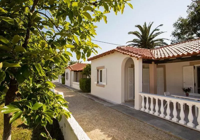 هتل Paradise Village