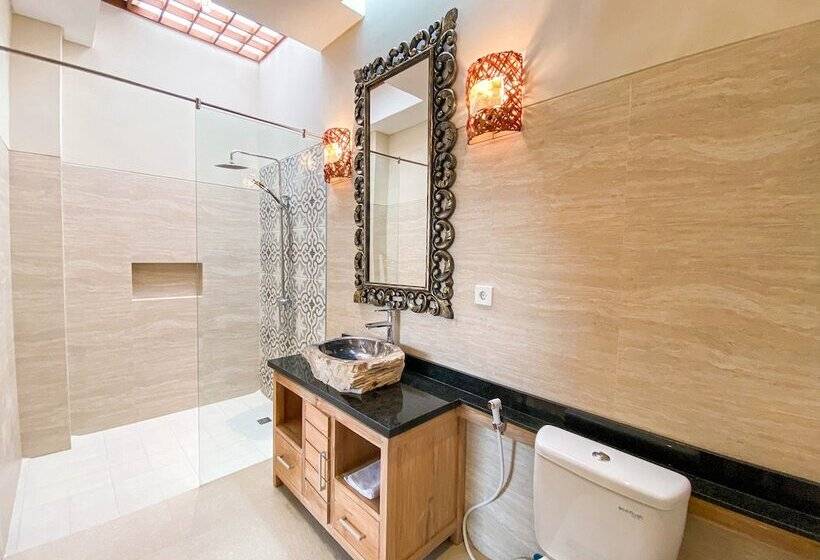 Отель Svarna Suites Seminyak