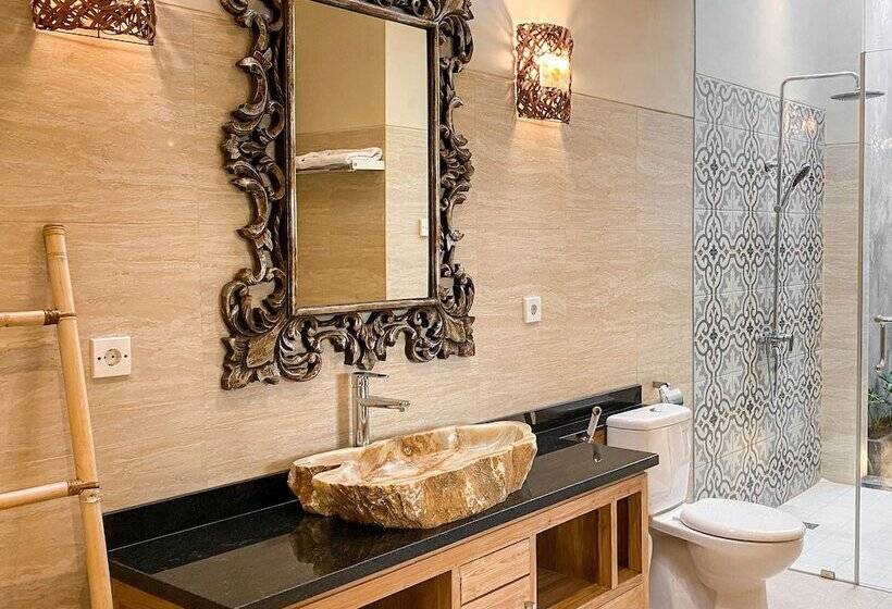 Отель Svarna Suites Seminyak