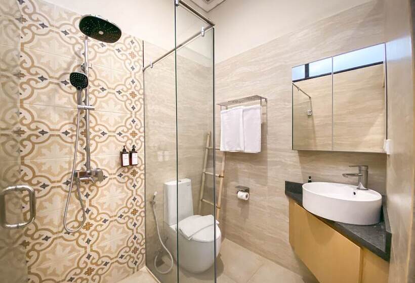 Отель Svarna Suites Seminyak