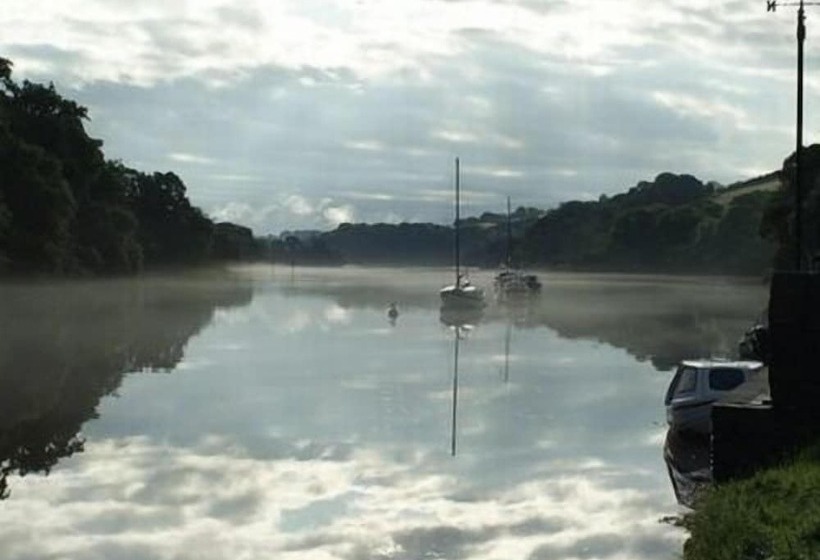 Отель The Watermans Arms