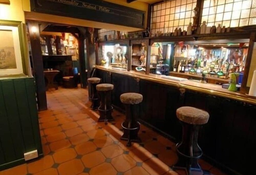 Отель The Watermans Arms