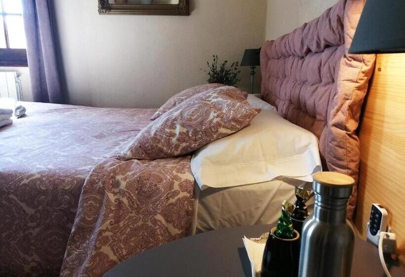 호스텔 La Masia Costa Brava