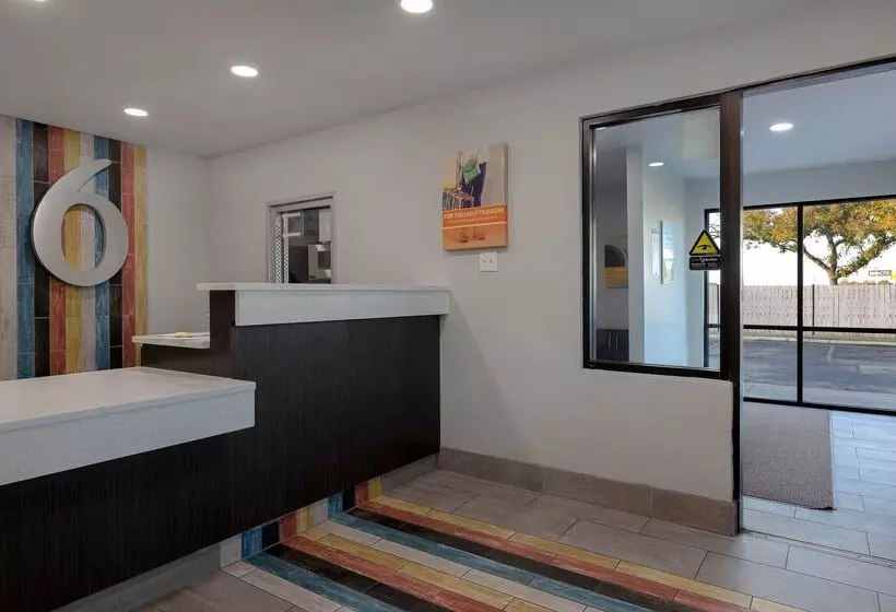 Motel 6san Antonio, Tx  West Seaworld