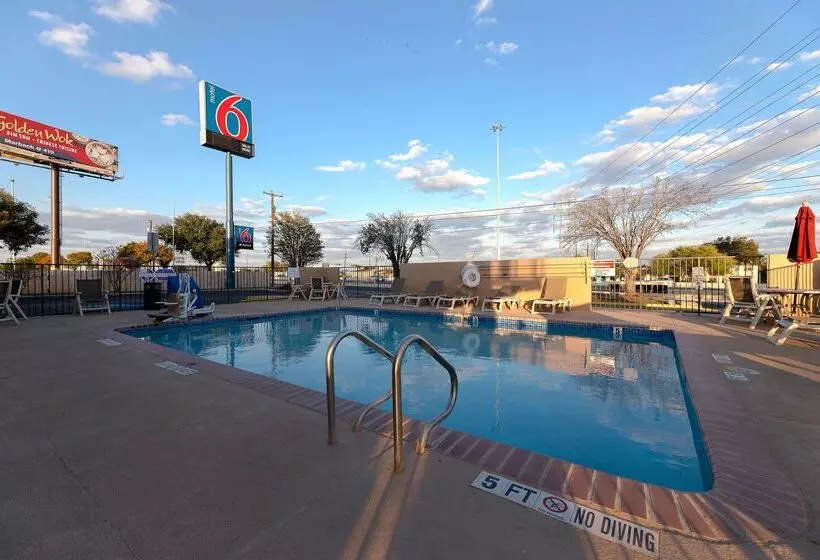 Motel 6san Antonio, Tx  West Seaworld