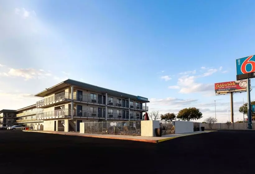 Motel 6san Antonio, Tx  West Seaworld