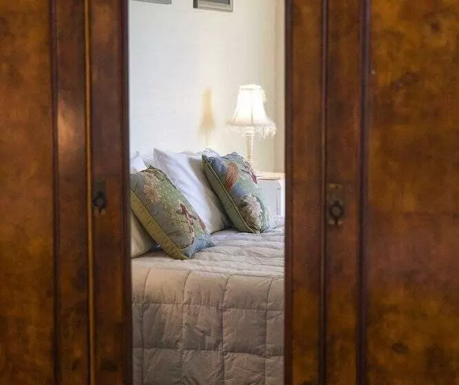 Пансион Burncroft Guest House