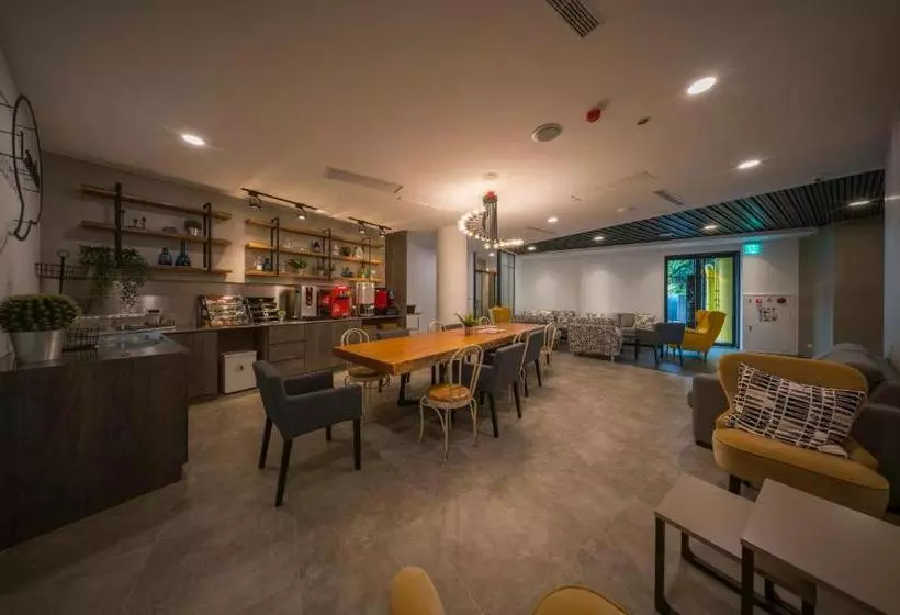 استراحتگاه Watermark Hotel The Harbour