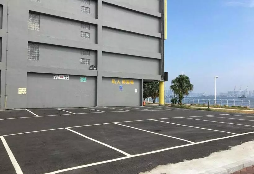 استراحتگاه Watermark Hotel The Harbour