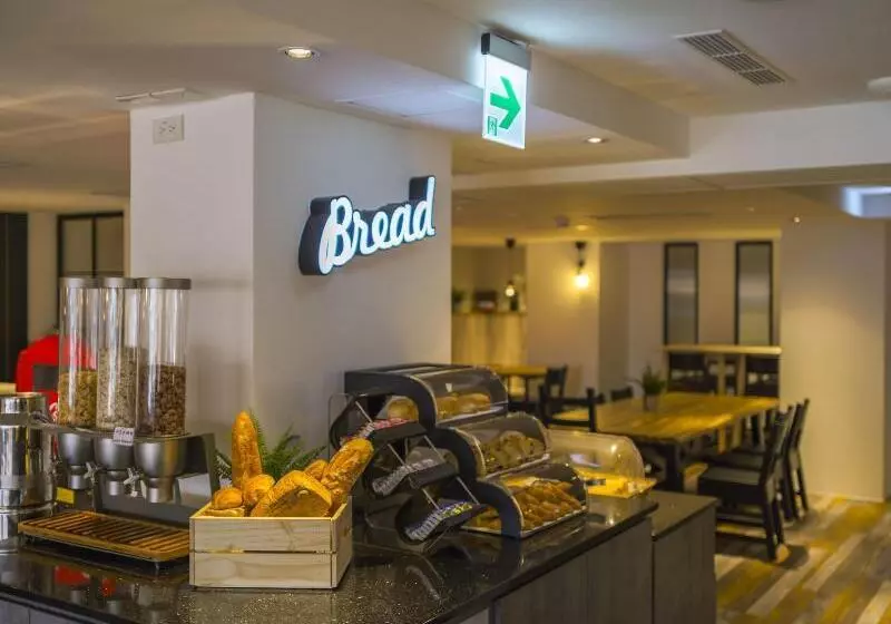 استراحتگاه Watermark Hotel The Harbour