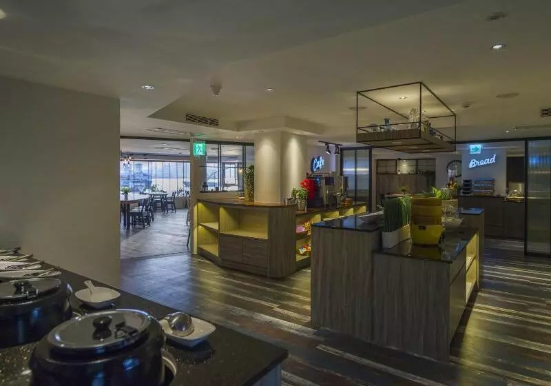 استراحتگاه Watermark Hotel The Harbour