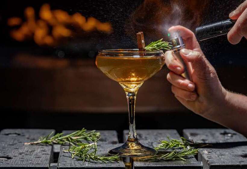 The Art Hotel Denver, Curio Collection By Hilton