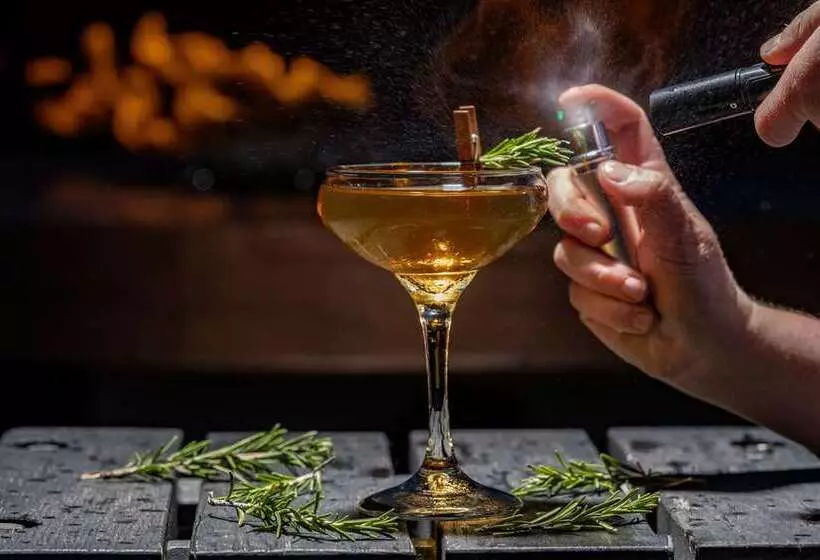 The Art Hotel Denver, Curio Collection By Hilton