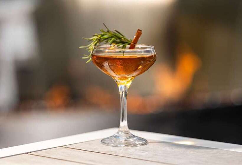 The Art Hotel Denver, Curio Collection By Hilton