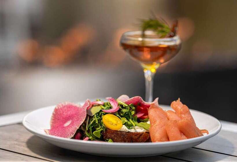 The Art Hotel Denver, Curio Collection By Hilton