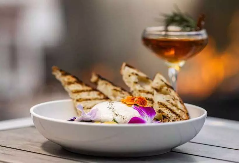 The Art Hotel Denver, Curio Collection By Hilton