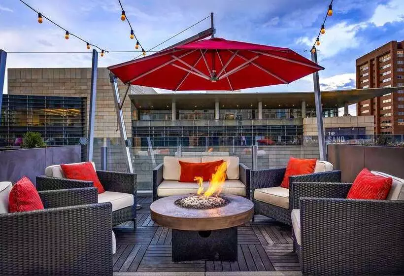 The Art Hotel Denver, Curio Collection By Hilton