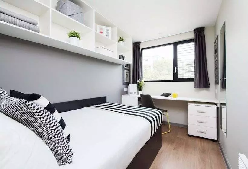 هاستل Ensuite Rooms Students Only   Portsmouth