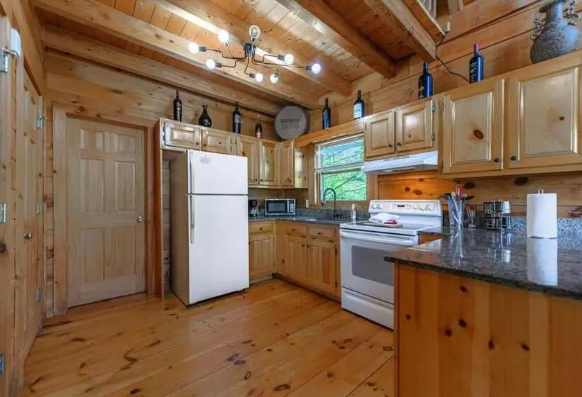 Alessandras   Beautiful Rustic Chic Riverfront Cabin Fireplace Pet Friendly