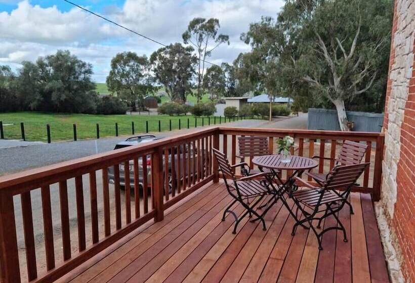 ベッドアンドブレックファースト Historic Mintaro Post Office